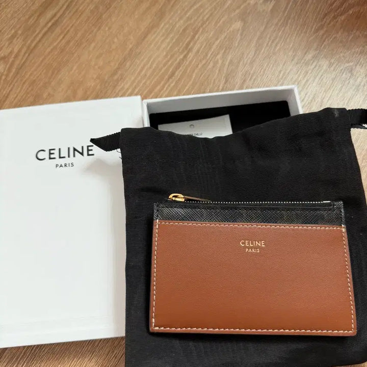 [BUNJANG] Celine Triomphe Canvas Card Wallet / 셀린느 트리옹프 캔버스 카드지갑 탄색