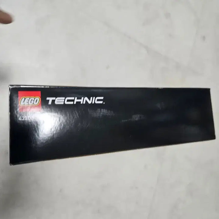 [BUNJANG] Lego Technic 42203 Dumper Truck (Sealed, Damaged Box) / 레고 테크닉 42203 덤프트럭 박스훼손 미개봉