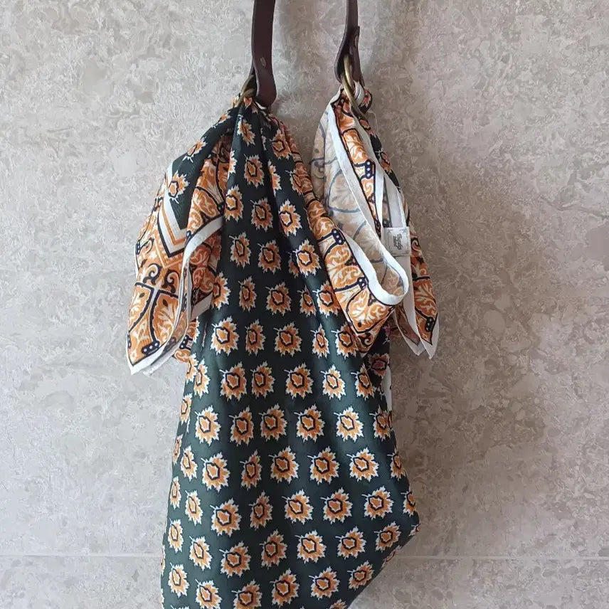 [SOLD OUT] 써스데이아일랜드 트렌치코트