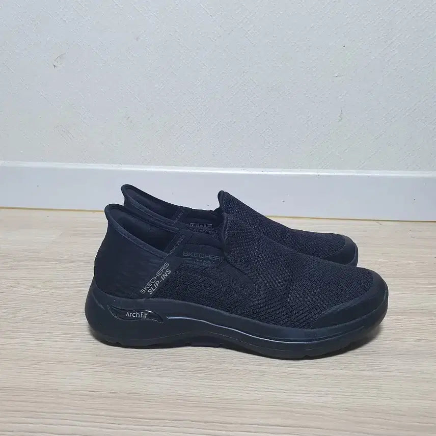 [SOLD OUT] 스케쳐스 아치핏 슬립온 블랙 260