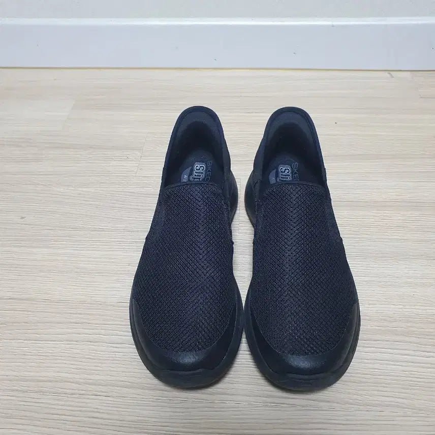 [SOLD OUT] 스케쳐스 아치핏 슬립온 블랙 260