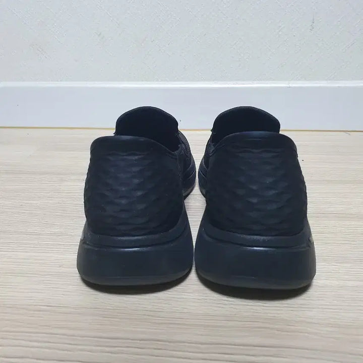 [SOLD OUT] 스케쳐스 아치핏 슬립온 블랙 260