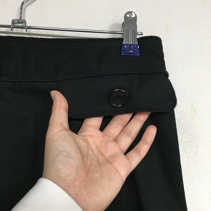 [BUNJANG] Burberry Simple Black Midi Skirt / 버버리 정품 심플 스커트 27