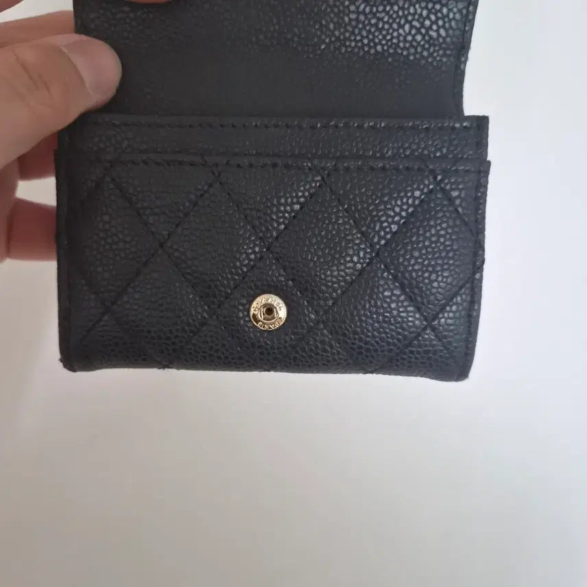 [SOLD OUT] 샤넬 캐비어 카드지갑 블랙 금장 로고