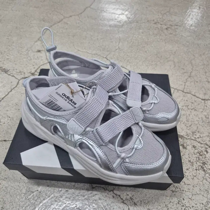 [BUNJANG] Adidas Ozworld Sandals Silver / 아디다스 오즈웨이브 샌들 실버