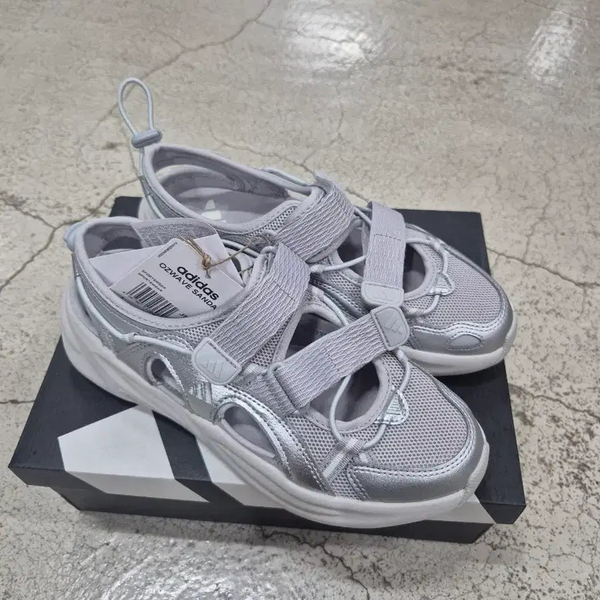 [BUNJANG] Adidas Ozworld Sandals Silver / 아디다스 오즈웨이브 샌들 실버