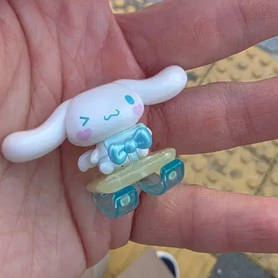 [BUNJANG] Sanrio Cinnamoroll Sled Mini Figure / 산리오 시나모롤 썰매 미니 피규어 판매합니다