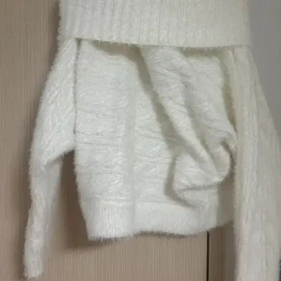 [BUNJANG] Angora Off-Shoulder Knit - Ivory / 앙고라 오프숄더 니트