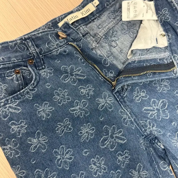 [BUNJANG] Martin Kim Floral Pattern Denim Pants (Size S) / martin kim  마뗑킴 플라워패턴 데님팬츠 사이즈 S