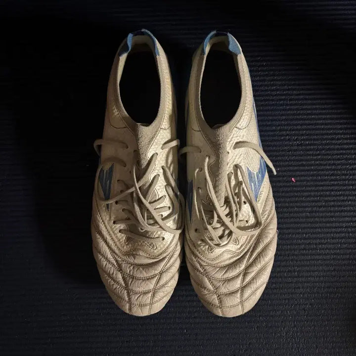 [BUNJANG] Mizuno Soccer Cleats Size 275 / 미즈노 축구화 275