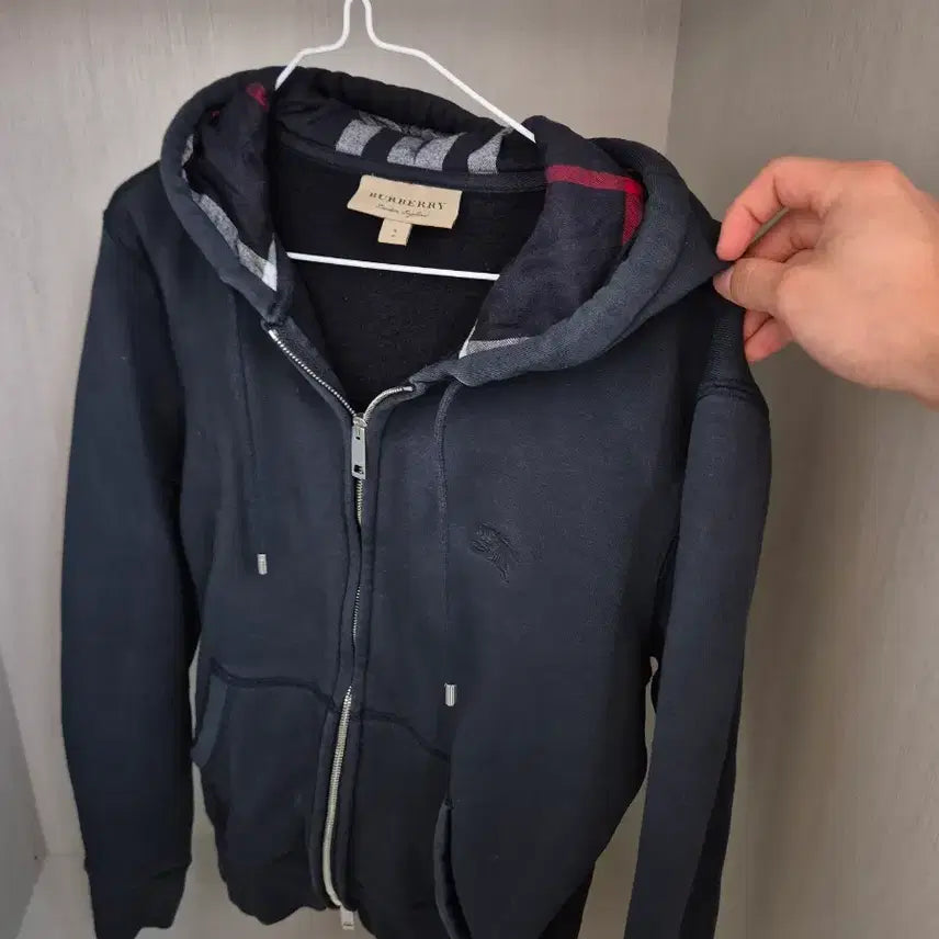 [SOLD OUT] 버버리 클라렌든 체크 후드집업 네이비