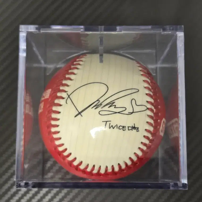 [BUNJANG] TWICE Dahyun Signed Ball / 트와이스 다현 싸인볼