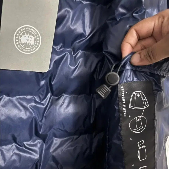 [BUNJANG] Canada Goose Vest Navy Blue / 급쳐분 (정품) 새상품 급 캐나다구스 패딩 조끼