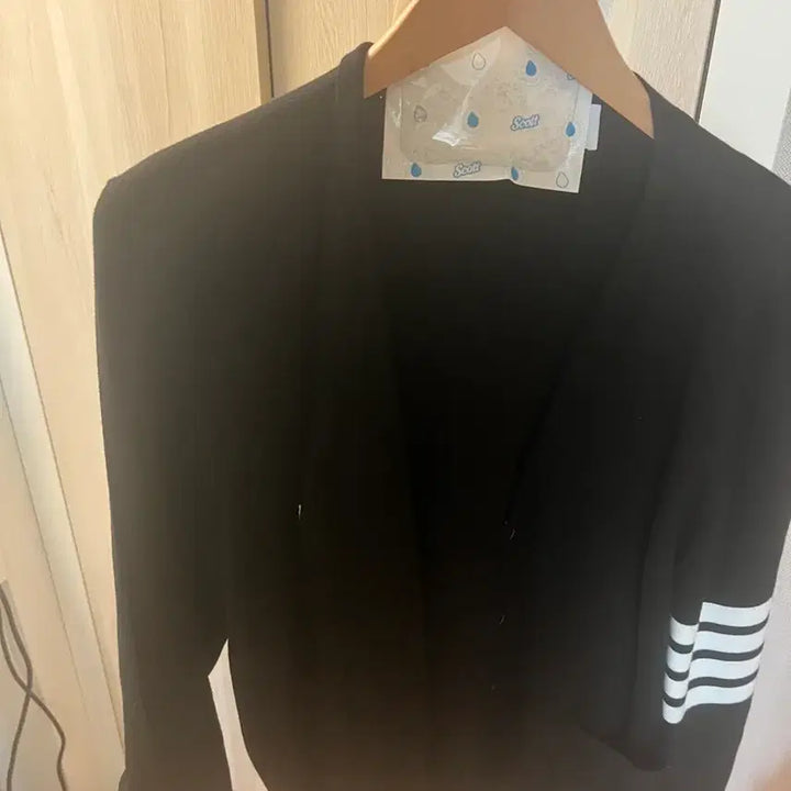 [SOLD OUT] 톰브라운 밀라노 스티치 4선 가디건(블랙)