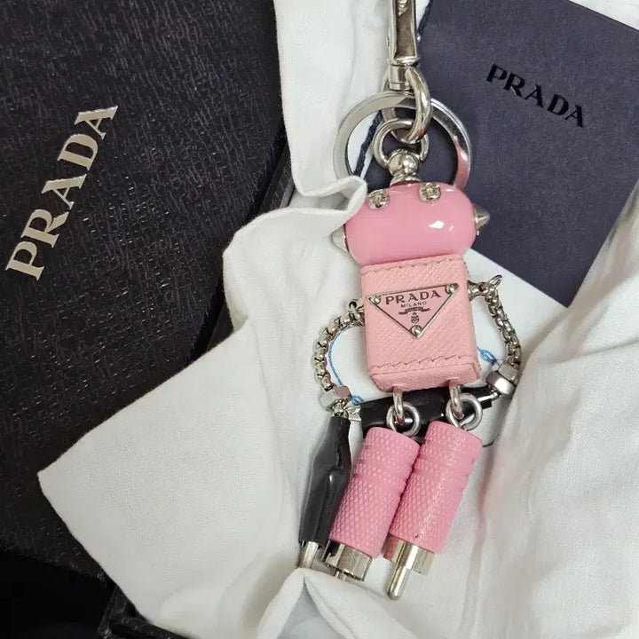 [BUNJANG] Prada Robot Keyring / 정품 > 프라다 핑크 로봇 키링