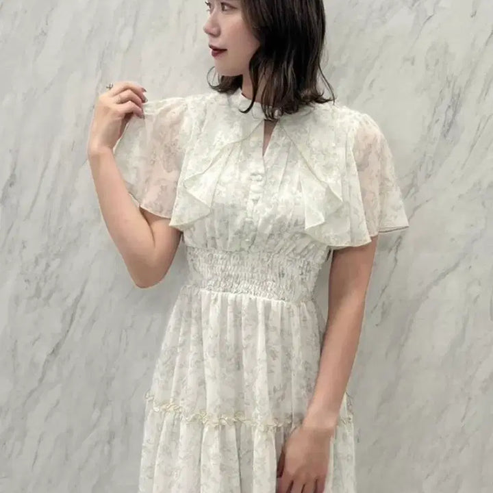 [SOLD OUT] dazzlin다즐린 케이프 롱 플라워 원피스 양산형버블즈스나이델계로지타