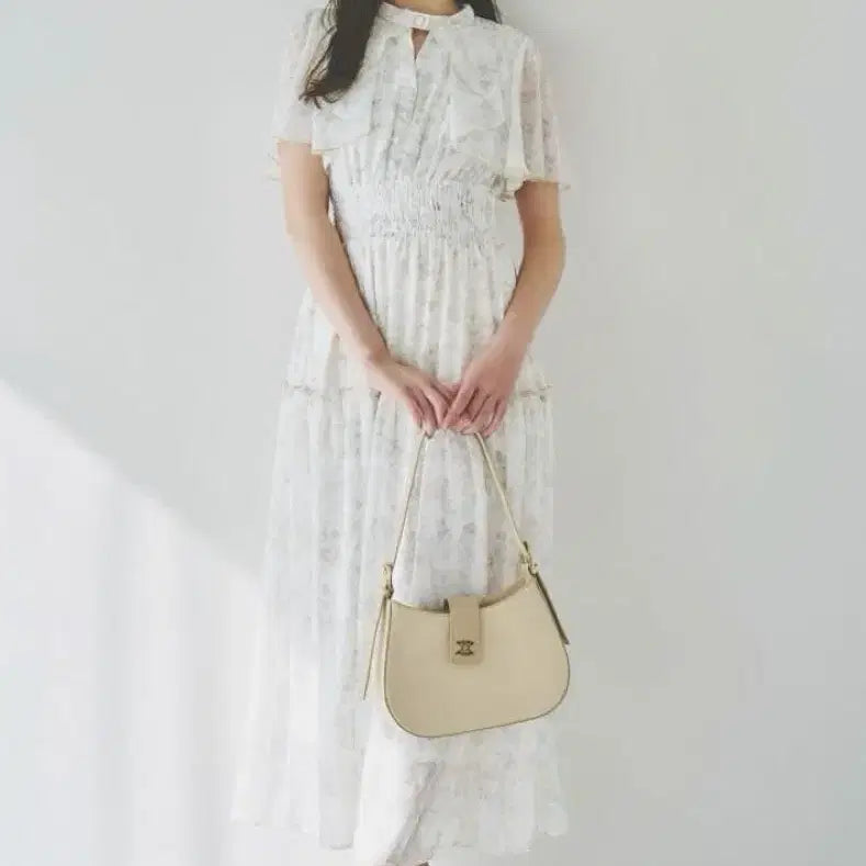 [SOLD OUT] dazzlin다즐린 케이프 롱 플라워 원피스 양산형버블즈스나이델계로지타