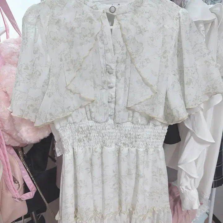 [SOLD OUT] dazzlin다즐린 케이프 롱 플라워 원피스 양산형버블즈스나이델계로지타