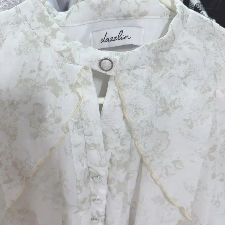 [SOLD OUT] dazzlin다즐린 케이프 롱 플라워 원피스 양산형버블즈스나이델계로지타