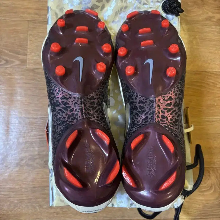 [BUNJANG] Nike Tiempo Maestro Elite Soccer Cleats / 나이키 유나이티드 티엠포 마에스트로 엘리트 축구화 270