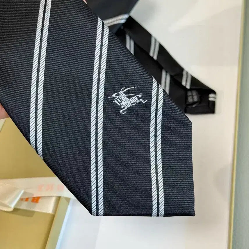 [BUNJANG] Burberry Vintage Check and Knight Logo Men&