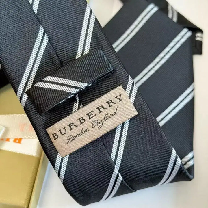 [BUNJANG] Burberry Vintage Check and Knight Logo Men&