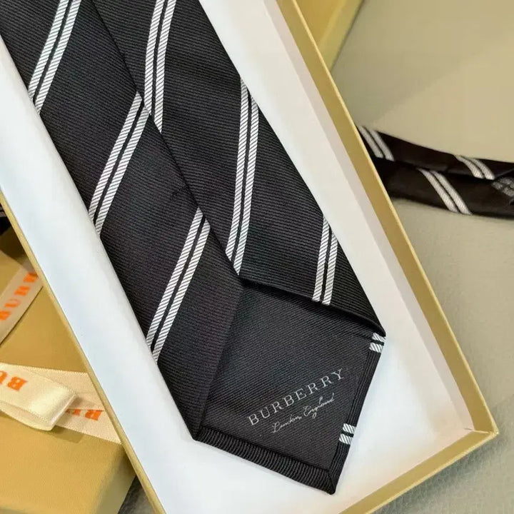[BUNJANG] Burberry Vintage Check and Knight Logo Men&