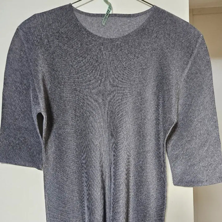 [BUNJANG] Pleats Please Mist Grey 7-Sleeve Top Size 3 / 플리츠플리즈 미스트그레이 7부 사이즈 3판매합니다