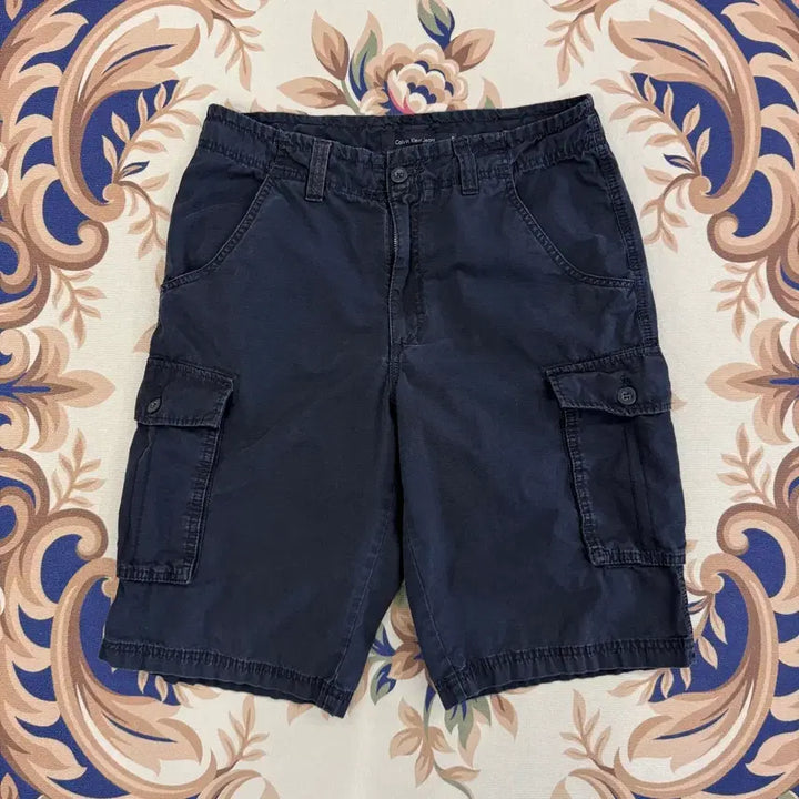[BUNJANG] Calvin Klein Cotton Ripstop Cargo Shorts Black / (31)캘빈클라인 Calvinklein 코튼 립스탑 카고반바지(블랙)