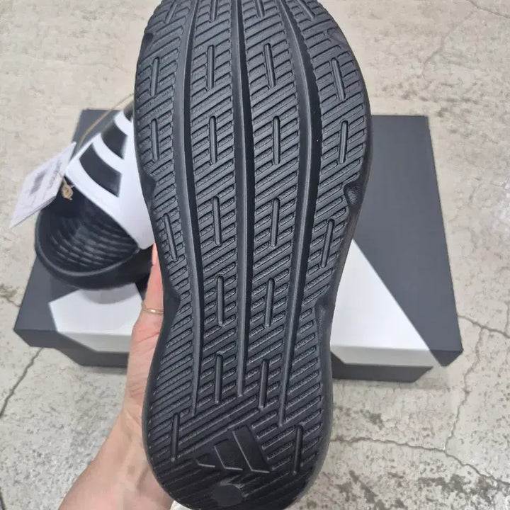 [BUNJANG] Adidas Lightblaze Slide Black White / 아디다스 라이트블레이즈 슬라이드 블랙 화이트