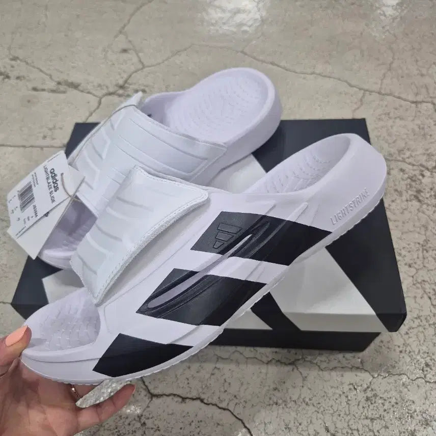 [BUNJANG] Adidas Lightblaze Slides White / 아디다스 라이트블레이즈 슬라이드 화이트