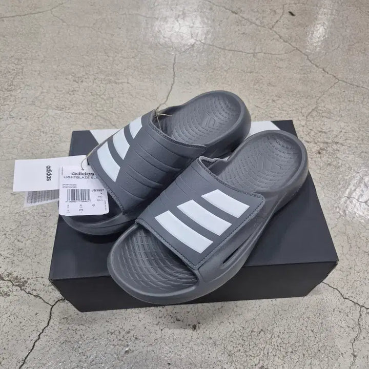 [BUNJANG] Adidas Lightblaze Slides Grey / 아디다스 라이트블레이즈 슬리퍼 회색