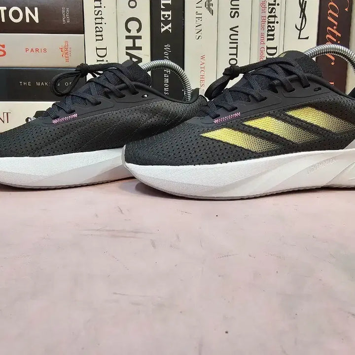 [SOLD OUT] 아디다스 여성 런닝화 운동화 235
