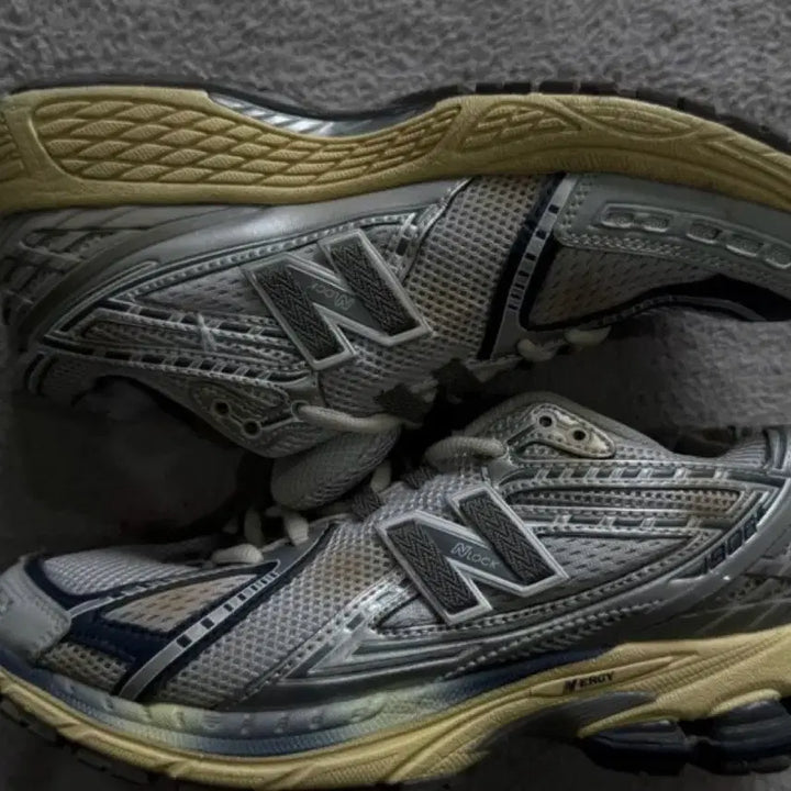 [BUNJANG] New Balance 1906R Gray Sneakers / 뉴발란스 1906R 운동화