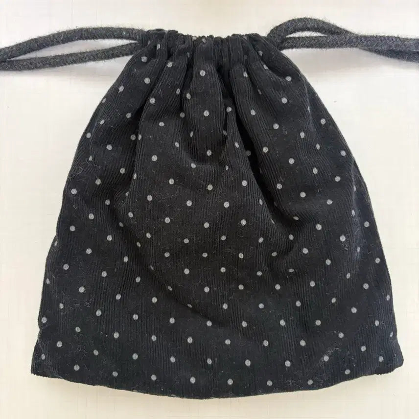 [SOLD OUT] 십오미리 미쁜이님 엔젤 도트 날개 파우치 복조리 블랙