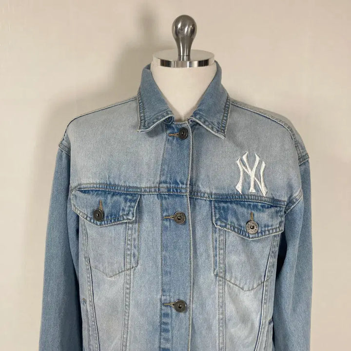 [BUNJANG] MLB New York Yankees Light Wash Denim Jacket - Size M / MLB양키스여성청자켓M호호상점 중고장터