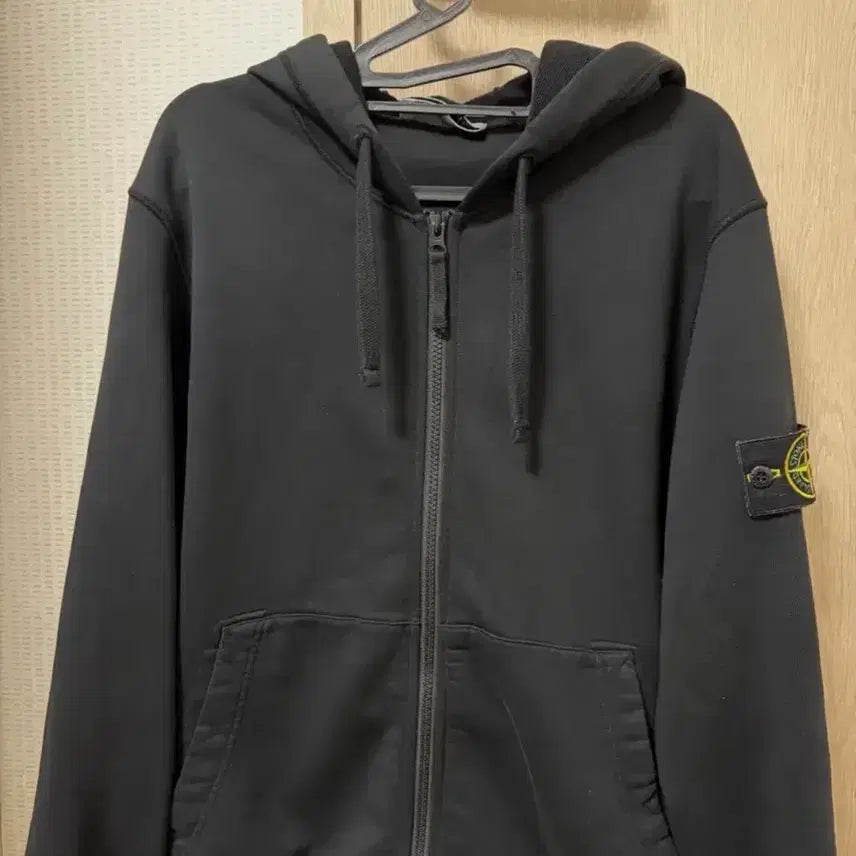 [SOLD OUT] [M사이즈 새상품급] 스톤 아일랜드 후드집업