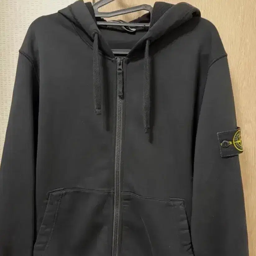 [SOLD OUT] [M사이즈 새상품급] 스톤 아일랜드 후드집업