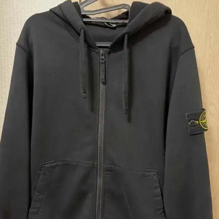 [SOLD OUT] [M사이즈 새상품급] 스톤 아일랜드 후드집업