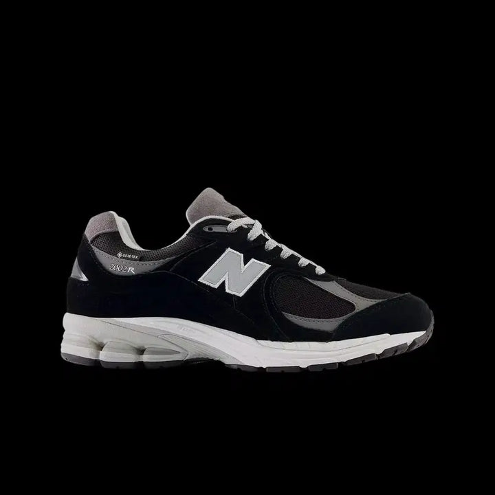 [BUNJANG] New Balance 2002R Gore-Tex Black Silver Metallic Sneakers / 뉴발란스 2002R 고어텍스 블랙 실버 메탈릭 270mm