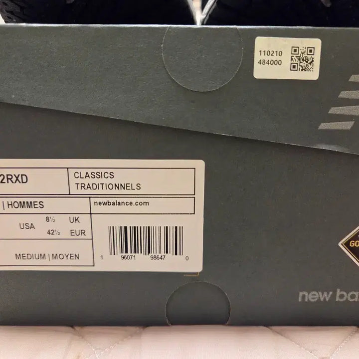 [BUNJANG] New Balance 2002R Gore-Tex Black Silver Metallic Sneakers / 뉴발란스 2002R 고어텍스 블랙 실버 메탈릭 270mm