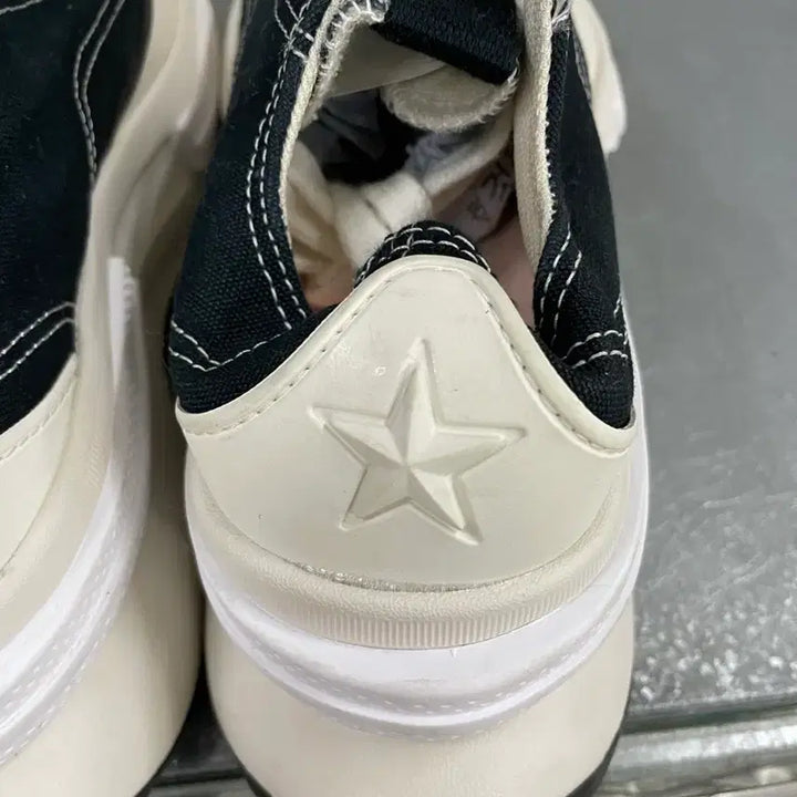 [BUNJANG] Converse Run Star Legacy Comfort Black Sneakers / 컨버스 런스타 레거시 컴포트 블랙 240 (gr-4668)