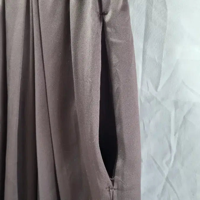[BUNJANG] Satin Pleated Long Skirt Brown / 새틴 플리츠 롱 스커트 브라운
