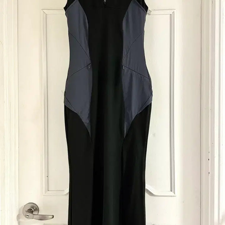 [BUNJANG] Differentis Sleeveless Half-Zip Dress (Size 8) / 새상품) 디퍼런티스 민소매 반집업 원피스 8