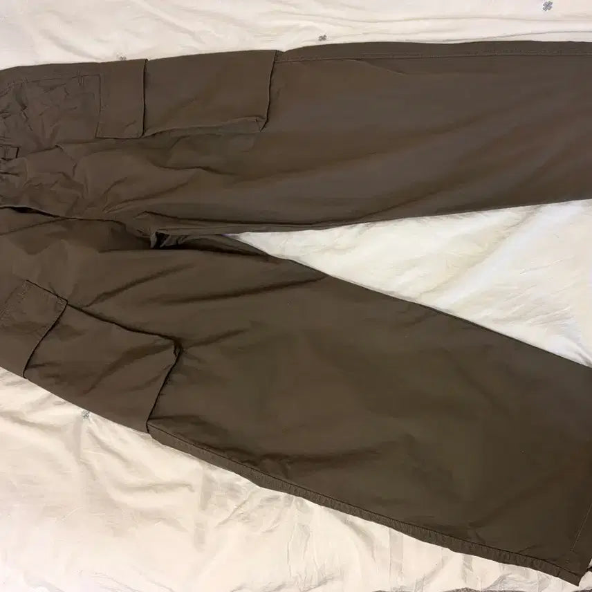 [BUNJANG] Uniqlo U Wide Fit Cargo Pants Dark Green / [M] 유니클로 u 와이드핏 카고팬츠 다크그린 새상품