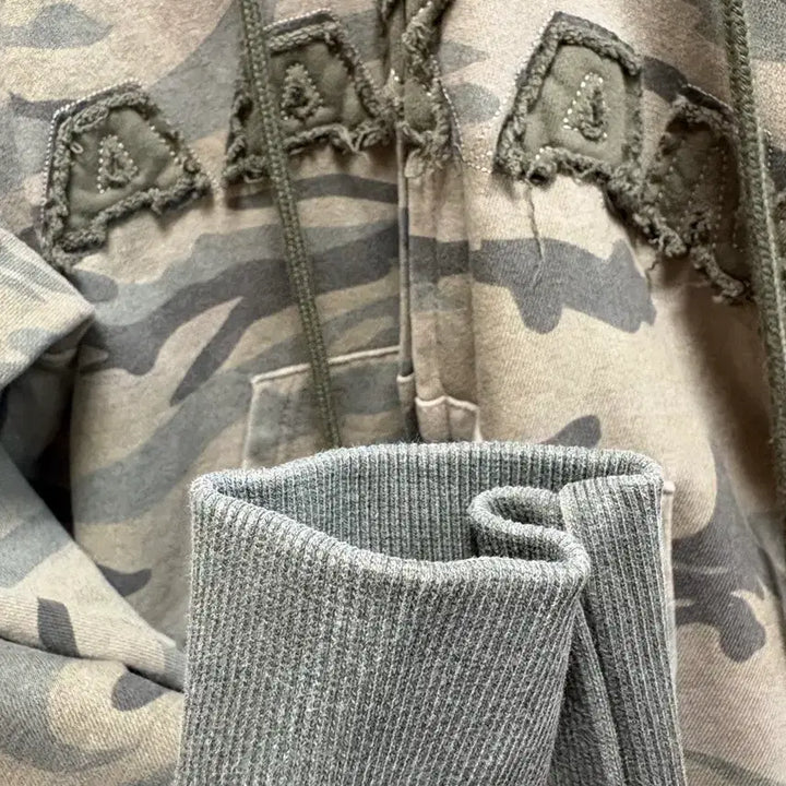 [BUNJANG] AAKAM Camo Logo Zip-up Hoodie Khaki / AAKAM 아캄 카모 로고 집업후드 카키