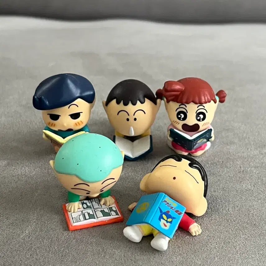 [BUNJANG] Crayon Shin-chan Gacha Figure / 독서를 해요 만화책 짱구 가챠