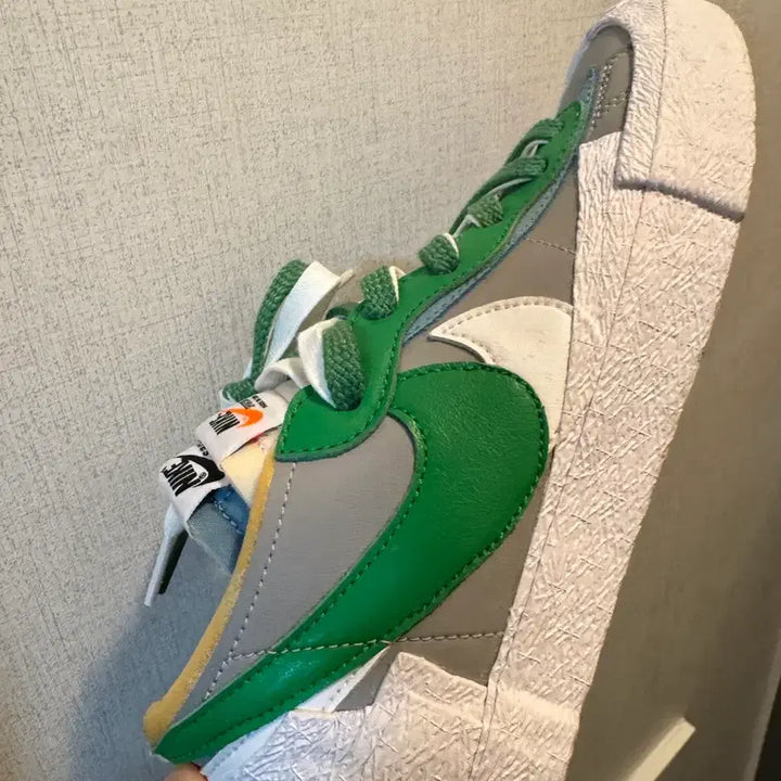 [BUNJANG] Nike Sacai Blazer Low Green Gray Sneakers / 나이키 사카이 블레이저 로우 그린 그레이 스니커즈