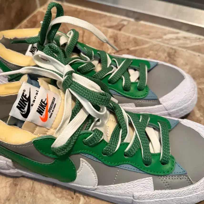 [BUNJANG] Nike Sacai Blazer Low Green Gray Sneakers / 나이키 사카이 블레이저 로우 그린 그레이 스니커즈
