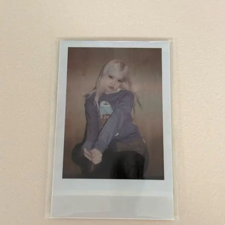 [SOLD OUT] [새상품] 로제 팝업 폴라로이드(앵콜팝업인부산)